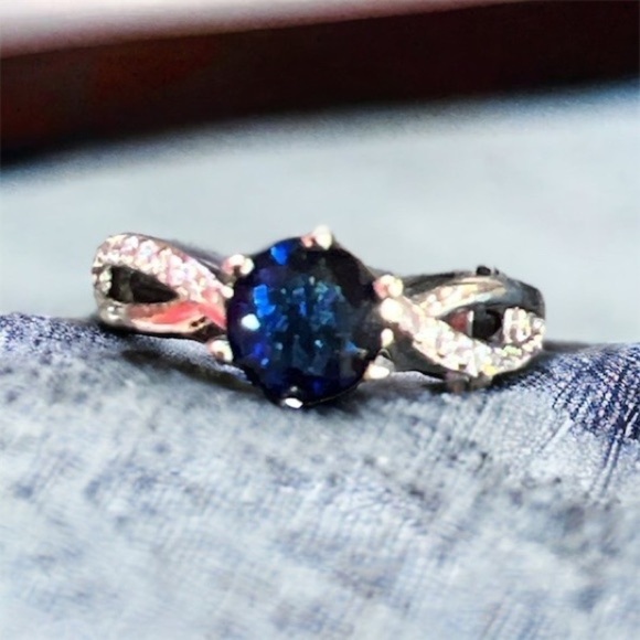 BLUE PRINCESS CUT CZ RING - Picture 1 of 5